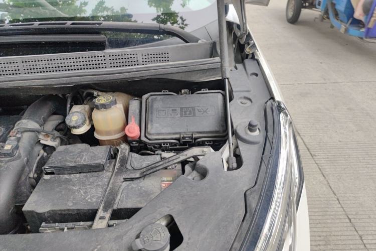 Used Buick GL8 2018 ES 28T Comfort Model China VI Standard Engine Bay Left