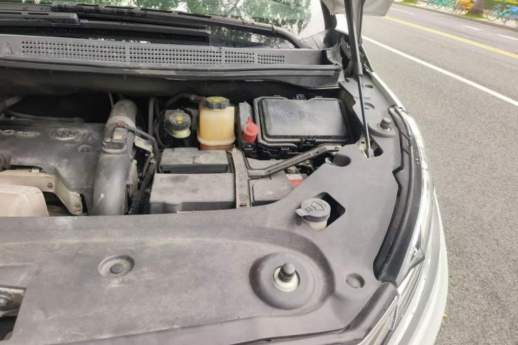 Used Buick GL8 2018 ES 28T Comfort Model China VI Standard Engine Bay Left