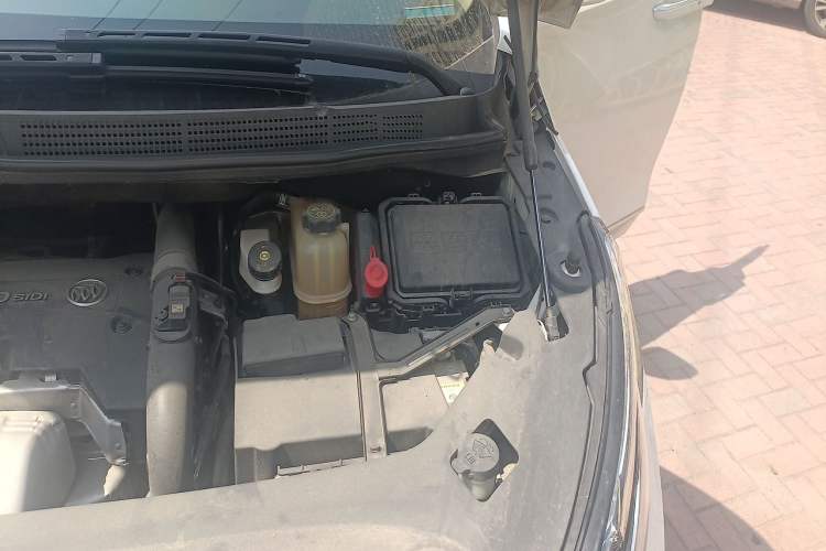 Used Buick GL8 2018 ES 28T Flagship Model China VI Standard Engine Bay Left