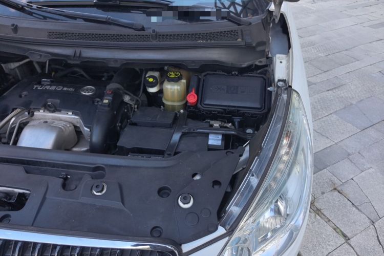 Used Buick GL8 2018 28T Luxury Model China VI Standard Engine Bay Left