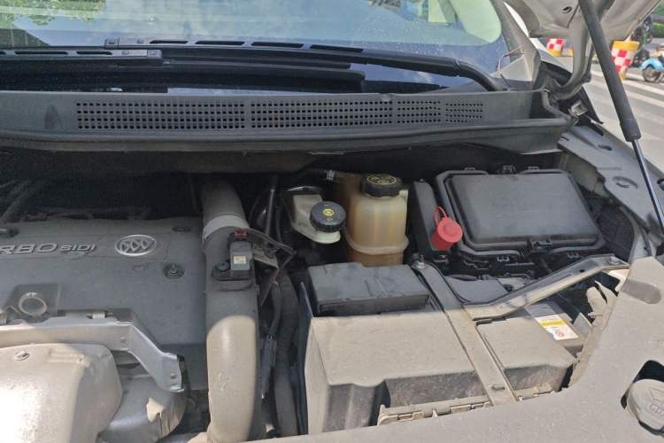 Used Buick GL8 2018 ES 28T Comfort Model China VI Standard Engine Bay Left