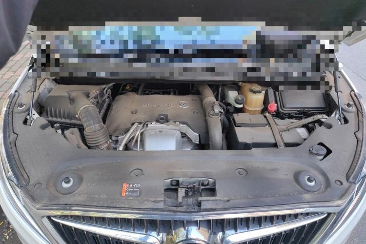 Used Buick GL8 2018 ES 28T Comfort Model China VI Standard Engine Bay