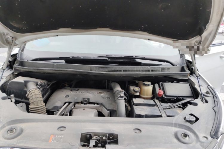 Used Buick GL8 2018 ES 28T Luxury Model China VI Standard Engine Bay