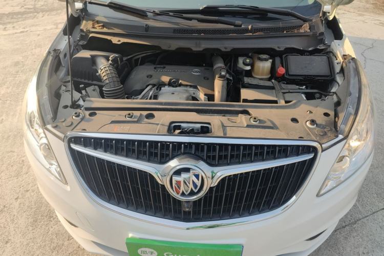 Used Buick GL8 2018 28T Luxury Model China VI Standard Engine Bay