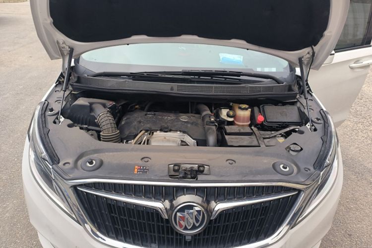 Used Buick GL8 2018 ES 28T Comfort Model China VI Standard Engine Bay