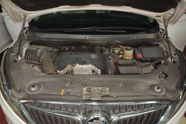 Used Buick GL8 2018 ES 28T Comfort Model China VI Standard Engine Bay