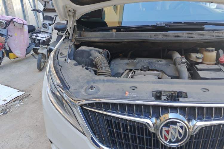 Used Buick GL8 2018 ES 28T Comfort Model China VI Standard Engine Bay Right