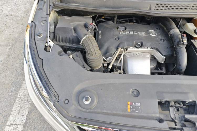 Used Buick GL8 2018 ES 28T Luxury Model China VI Standard Engine Bay Right