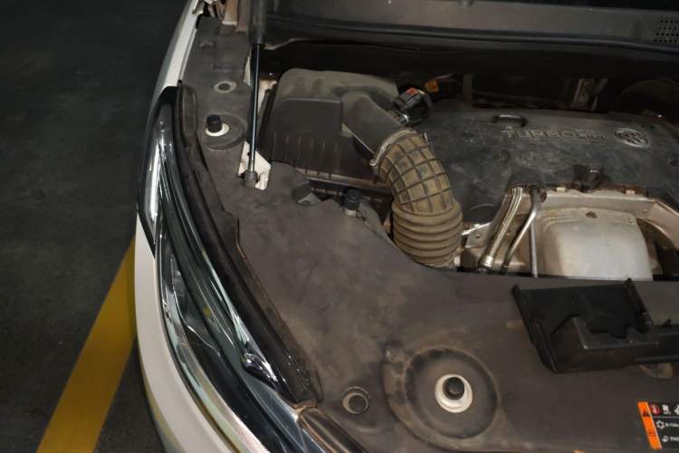 Used Buick GL8 2018 ES 28T Comfort Model China VI Standard Engine Bay Right