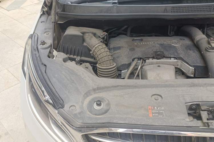 Used Buick GL8 2018 ES 28T Premium Model China VI Standard Engine Bay Right