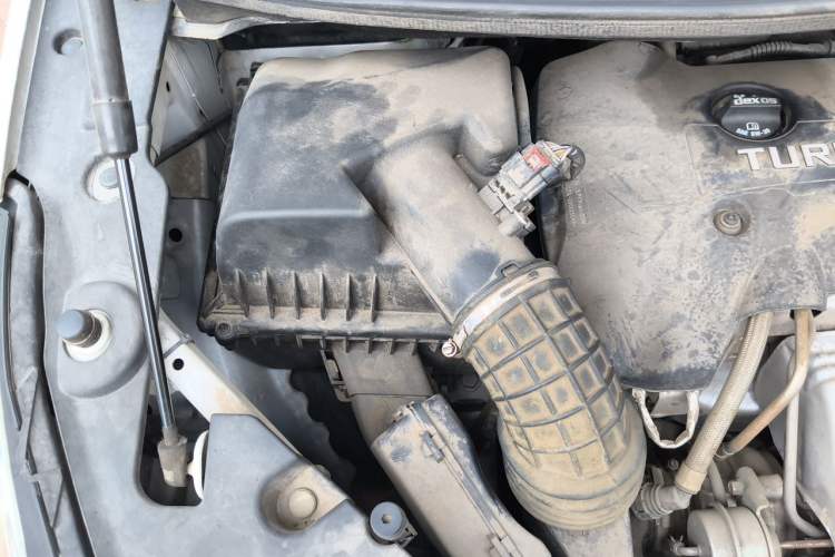 Used Buick GL8 2018 ES 28T Comfort Model China VI Standard Engine Bay Right