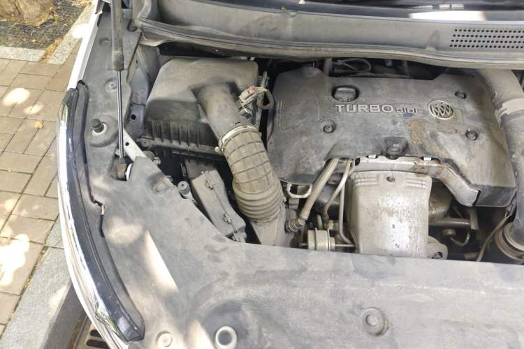 Used Buick GL8 2018 ES 28T Comfort Model China VI Standard Engine Bay Right