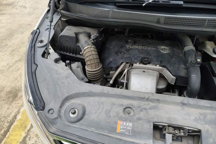 Used Buick GL8 2018 ES 28T Comfort Model China VI Standard Engine Bay Right