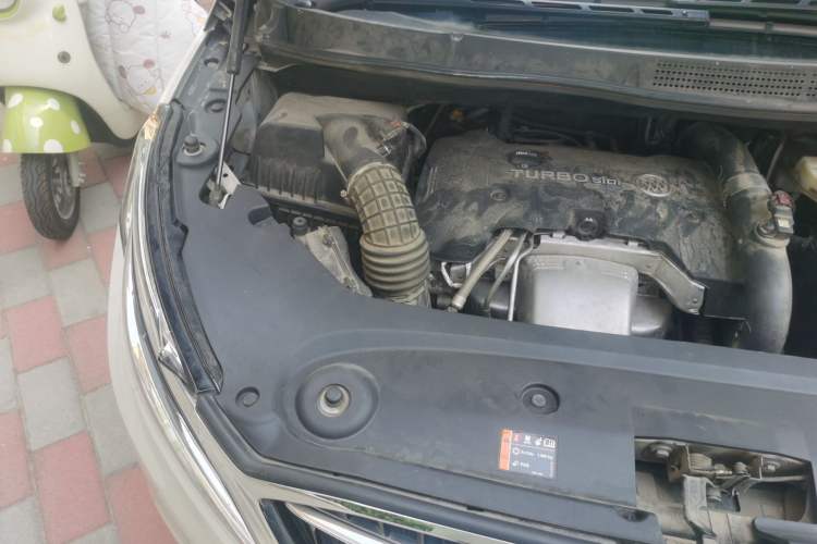 Used Buick GL8 2018 ES 28T Luxury Model China VI Standard Engine Bay Right