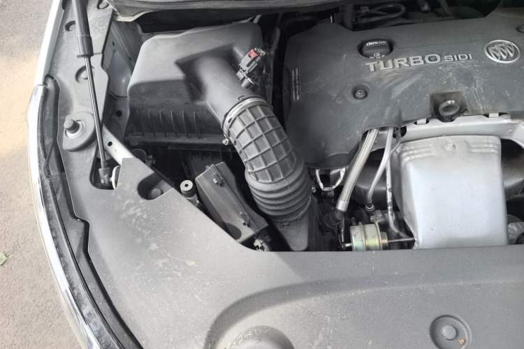 Used Buick GL8 2018 ES 28T Comfort Model China VI Standard Engine Bay Right