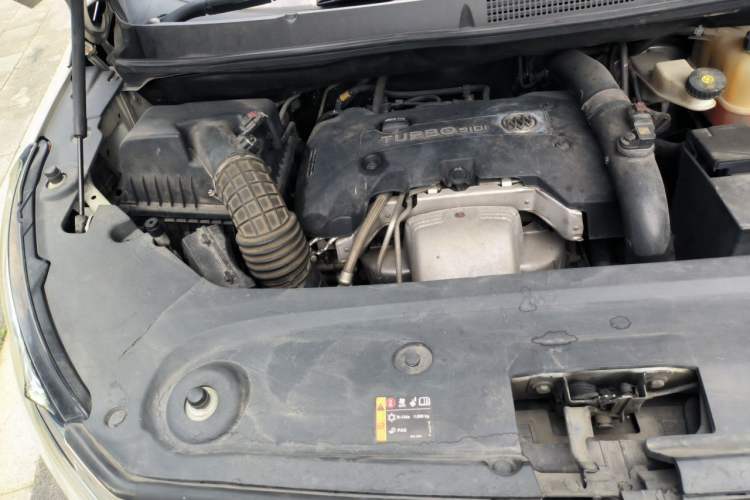 Used Buick GL8 2018 ES 28T Luxury Model China VI Standard Engine Bay Right