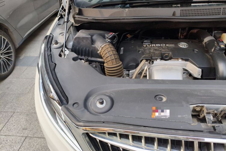 Used Buick GL8 2018 ES 28T Premium Model China VI Standard Engine Bay Right