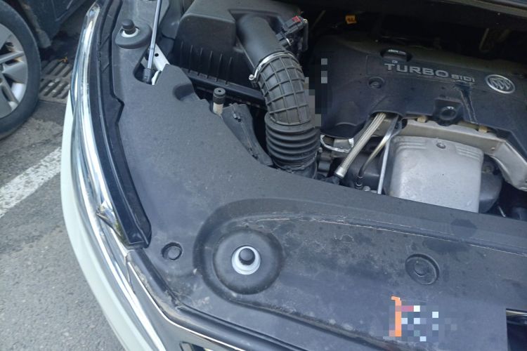 Used Buick GL8 2018 ES 28T Luxury Model China VI Standard Engine Bay Right