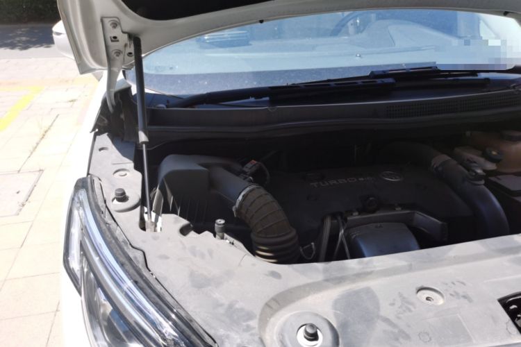 Used Buick GL8 2018 ES 28T Comfort Model China VI Standard Engine Bay Right