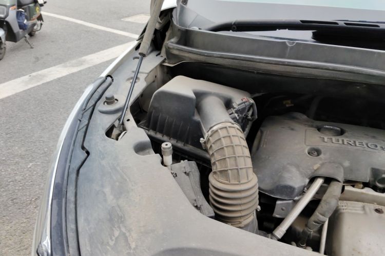 Used Buick GL8 2018 ES 28T Luxury Model China VI Standard Engine Bay Right