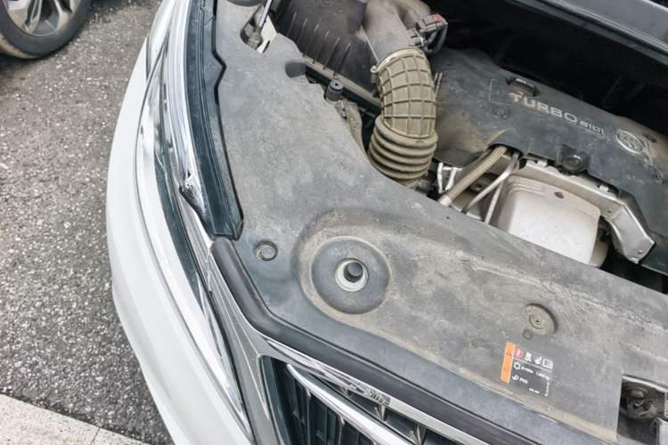 Used Buick GL8 2018 ES 28T Comfort Model China VI Standard Engine Bay Right