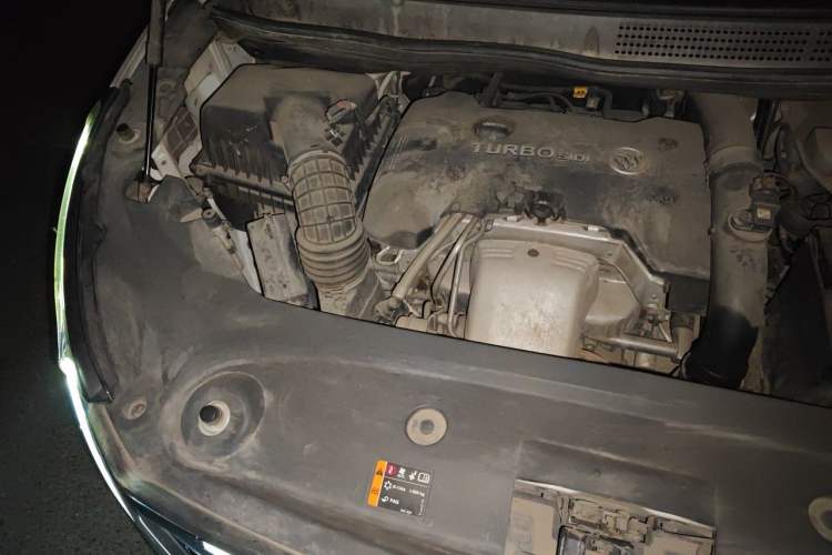 Used Buick GL8 2018 ES 28T Comfort Model China VI Standard Engine Bay Right