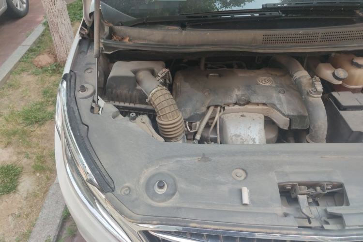 Used Buick GL8 2018 ES 28T Luxury Model China VI Standard Engine Bay Right