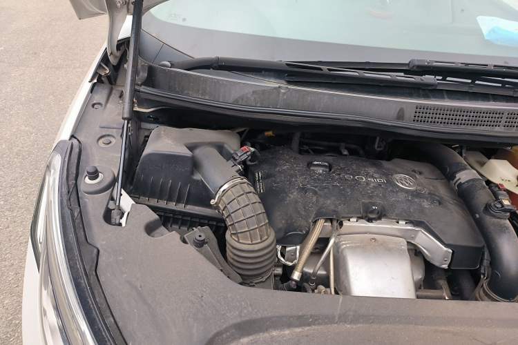 Used Buick GL8 2018 ES 28T Comfort Model China VI Standard Engine Bay Right