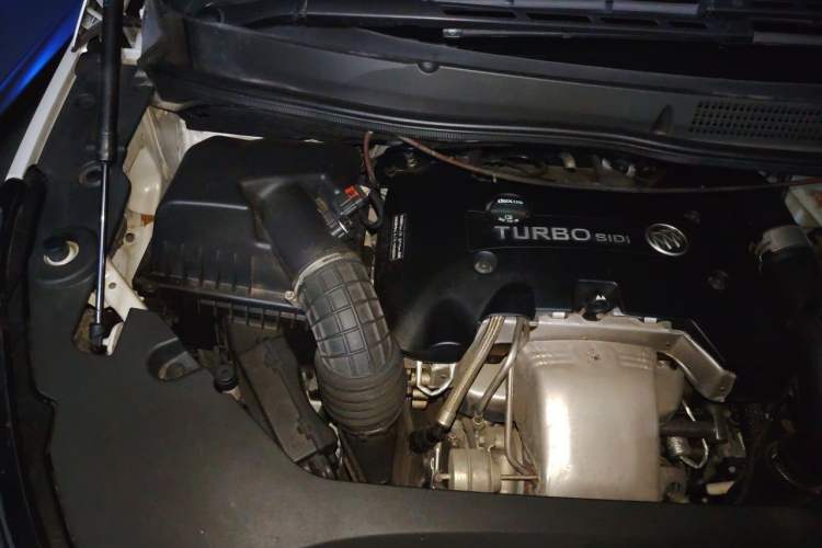 Used Buick GL8 2018 ES 28T Comfort Model China VI Standard Engine Bay Right