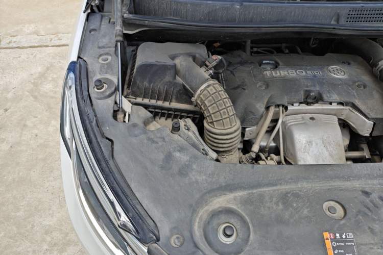 Used Buick GL8 2018 ES 28T Flagship Model China VI Standard Engine Bay Right