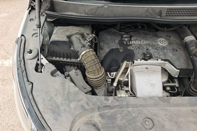 Used Buick GL8 2018 ES 28T Flagship Model China VI Standard Engine Bay Right