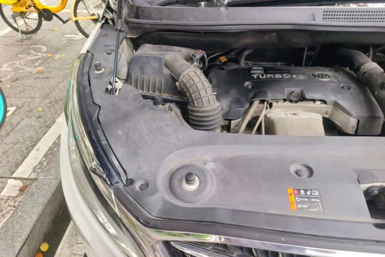 Used Buick GL8 2018 ES 28T Comfort Model China VI Standard Engine Bay Right