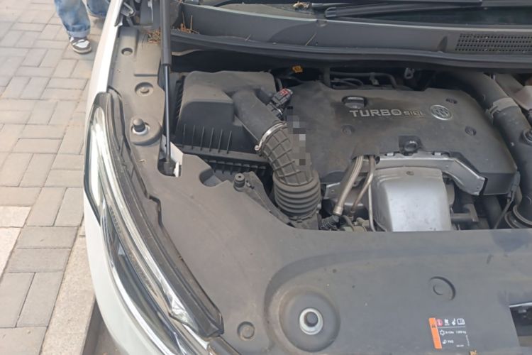 Used Buick GL8 2018 ES 28T Luxury Model China VI Standard Engine Bay Right