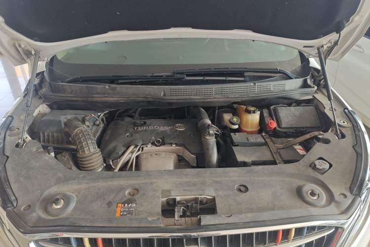 Used Buick GL8 2018 ES 28T Flagship Model China VI Standard Engine Bay