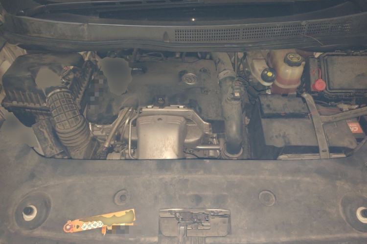 Used Buick GL8 2018 ES 28T Premium Model China VI Standard Engine Bay