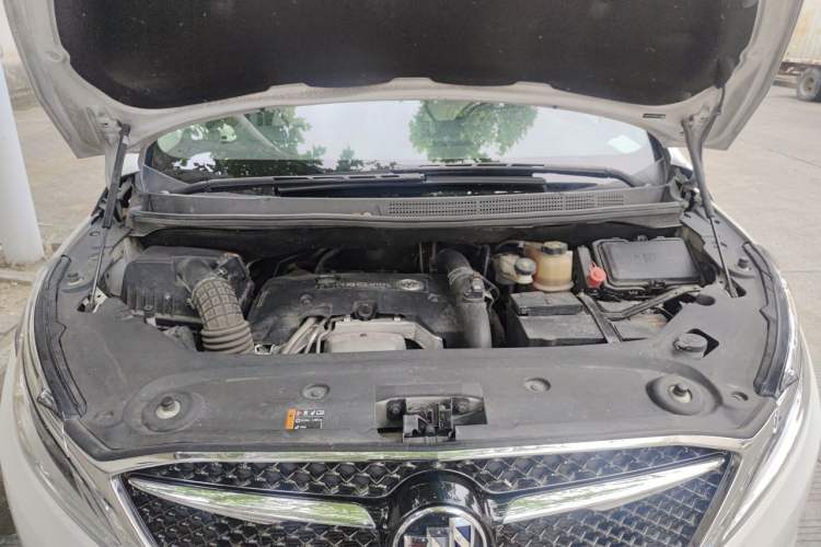 Used Buick GL8 2018 ES 28T Comfort Model China VI Standard Engine Bay
