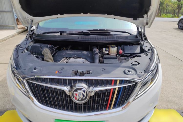 Used Buick GL8 2018 ES 28T Luxury Model China VI Standard Engine Bay
