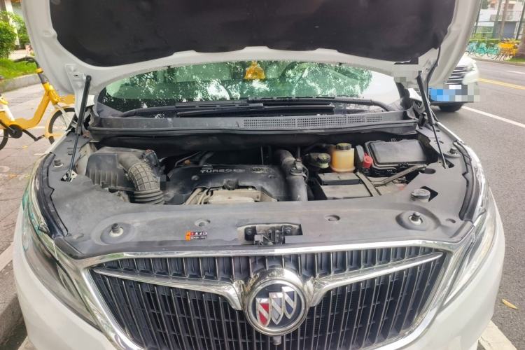Used Buick GL8 2018 ES 28T Comfort Model China VI Standard Engine Bay