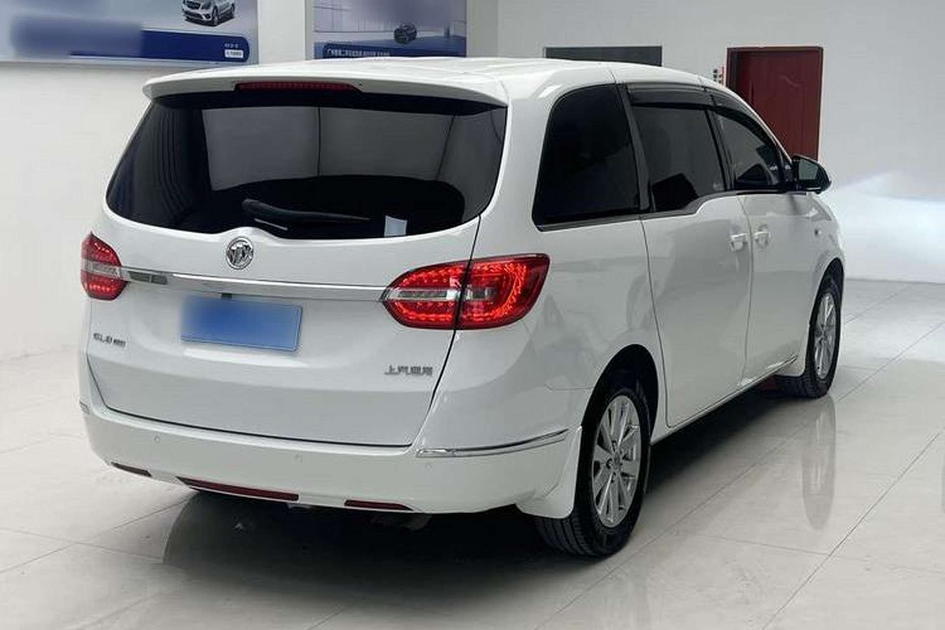 Used Buick GL8 2018 28T Comfort Model China VI Standard Exterior 3