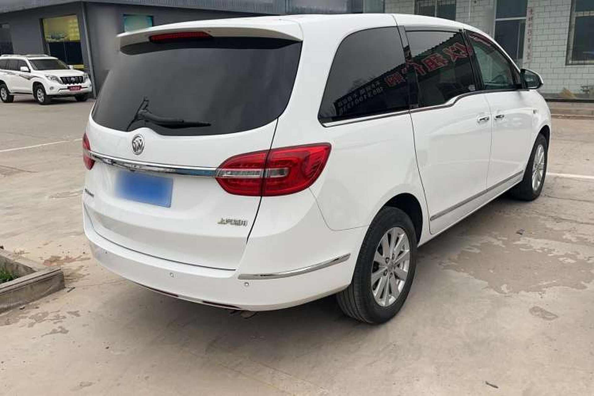 Used Buick GL8 2018 28T Luxury Model China VI Standard Exterior 3