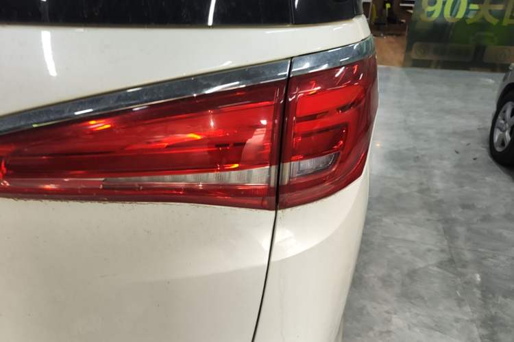 Used Buick GL8 2018 ES 28T Comfort Model China VI Standard Exterior 3