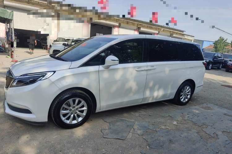 Used Buick GL8 2018 ES 28T Premium Model China VI Standard Exterior 3