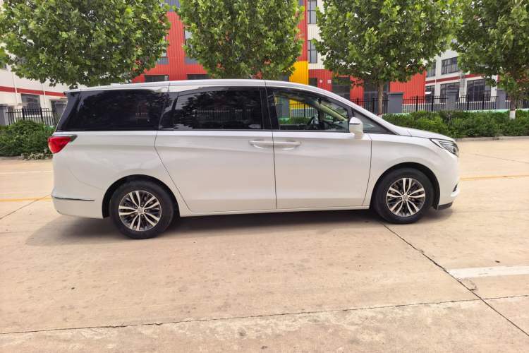 Used Buick GL8 2018 ES 28T Luxury Model China VI Standard Exterior 3