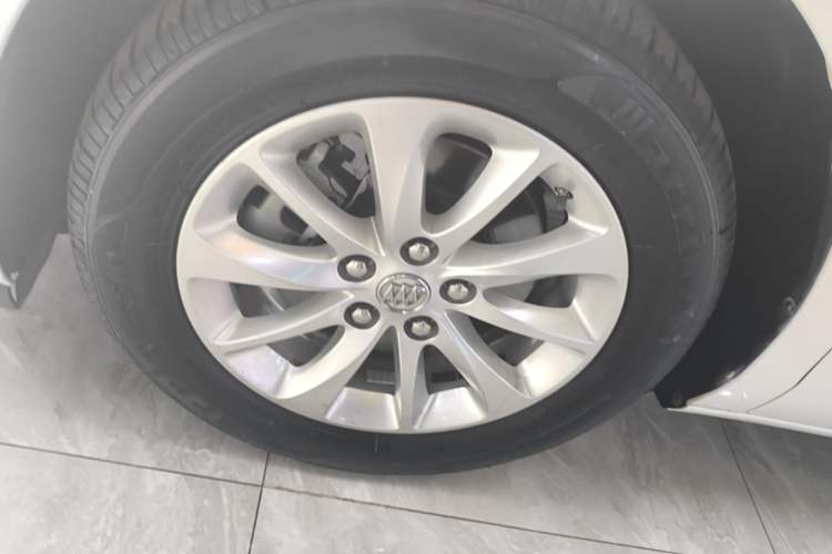 Used Buick GL8 2018 ES 28T Comfort Model China VI Standard Exterior 4