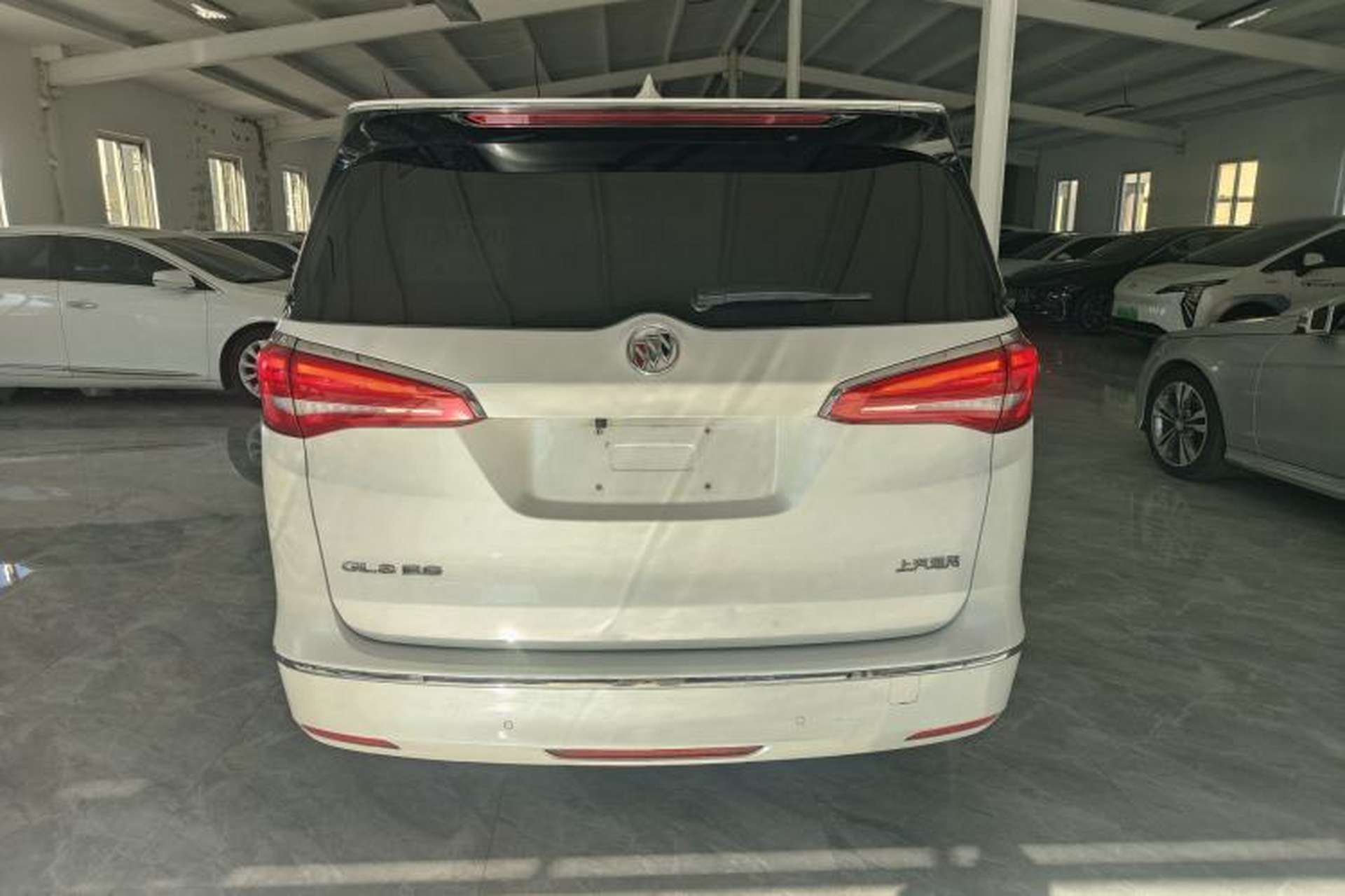 Used Buick GL8 2018 ES 28T Comfort Model China VI Standard Exterior 4