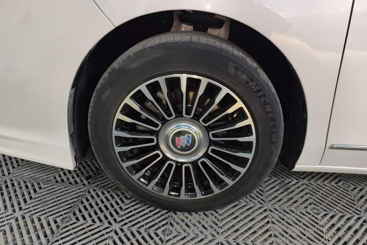 Used Buick GL8 2018 ES 28T Comfort Model China VI Standard Exterior 4