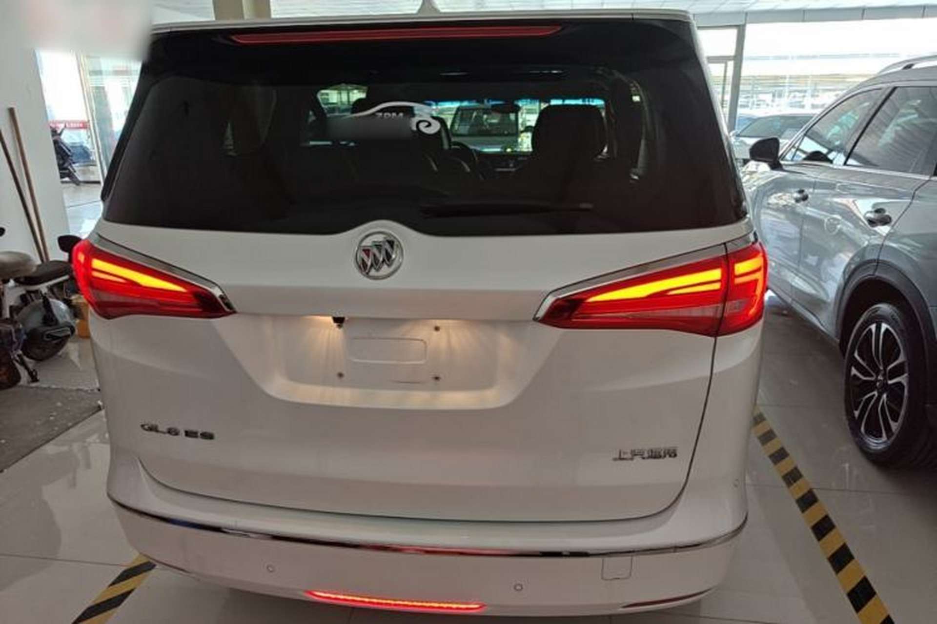 Used Buick GL8 2018 ES 28T Comfort Model China VI Standard Exterior 4