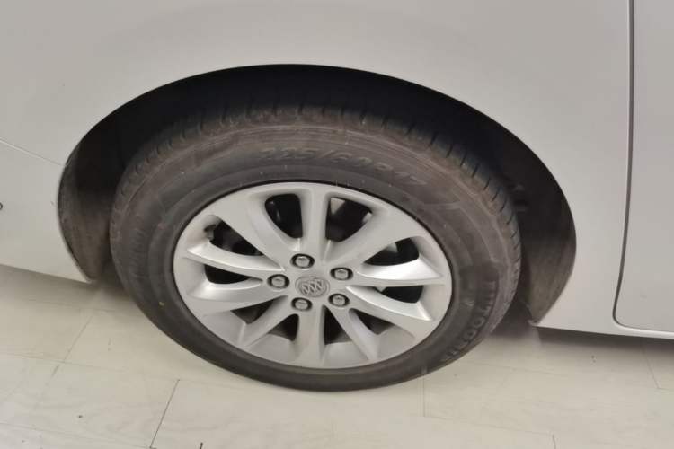 Used Buick GL8 2018 ES 28T Comfort Model China VI Standard Exterior 5