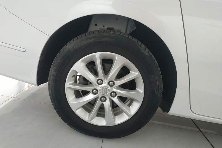 Used Buick GL8 2018 ES 28T Comfort Model China VI Standard Exterior 5
