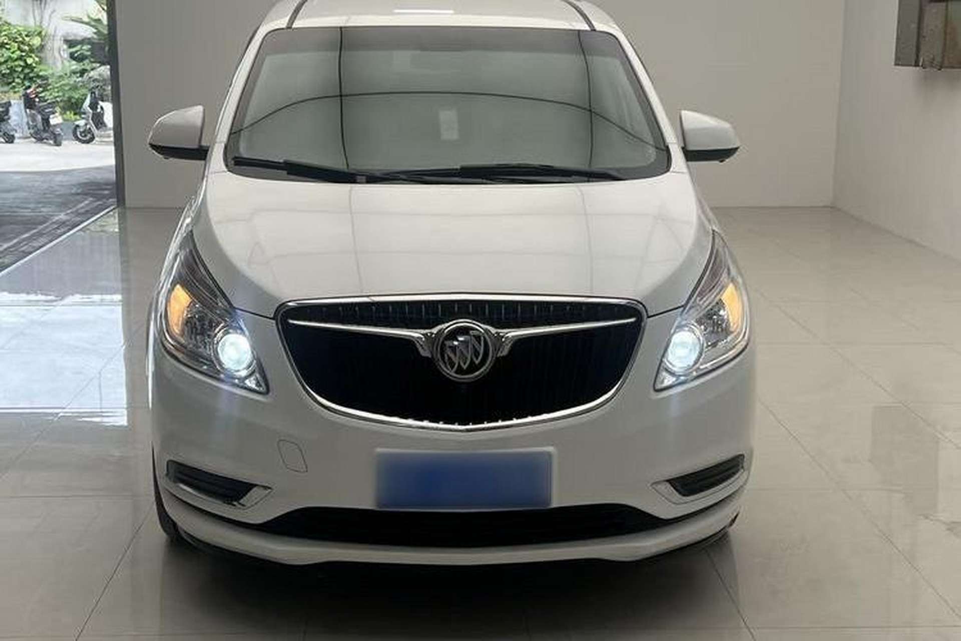Used Buick GL8 2018 28T Comfort Model China VI Standard Exterior 5